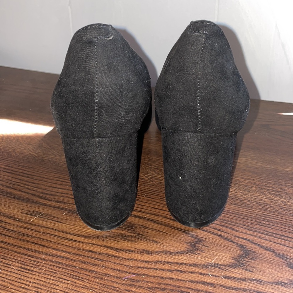 Marc Fisher Black Suede Heel 🖤 - Picture 3 of 4